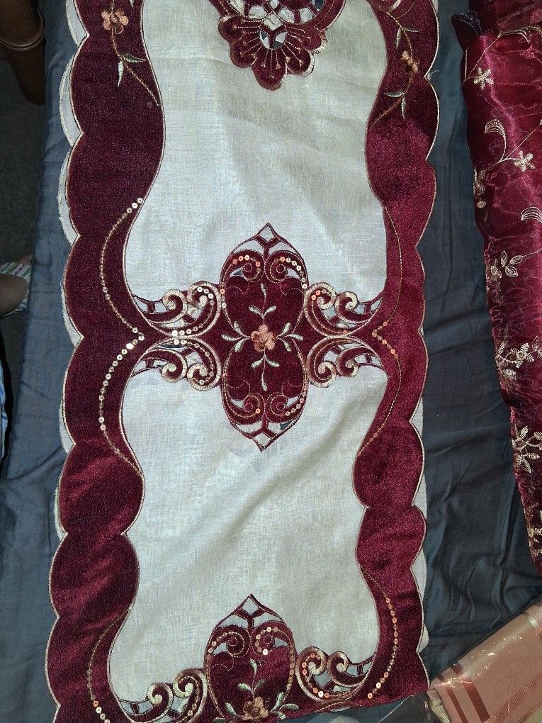Table Runner 