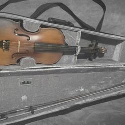 VIOLIN 4/4 $69.     FEVER