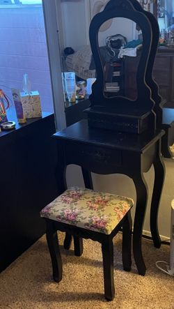 Vanity With Stool