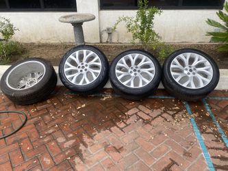 Range Rover Original Tiers Whit Terms