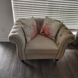 Cream Nail Bed Sofa Set