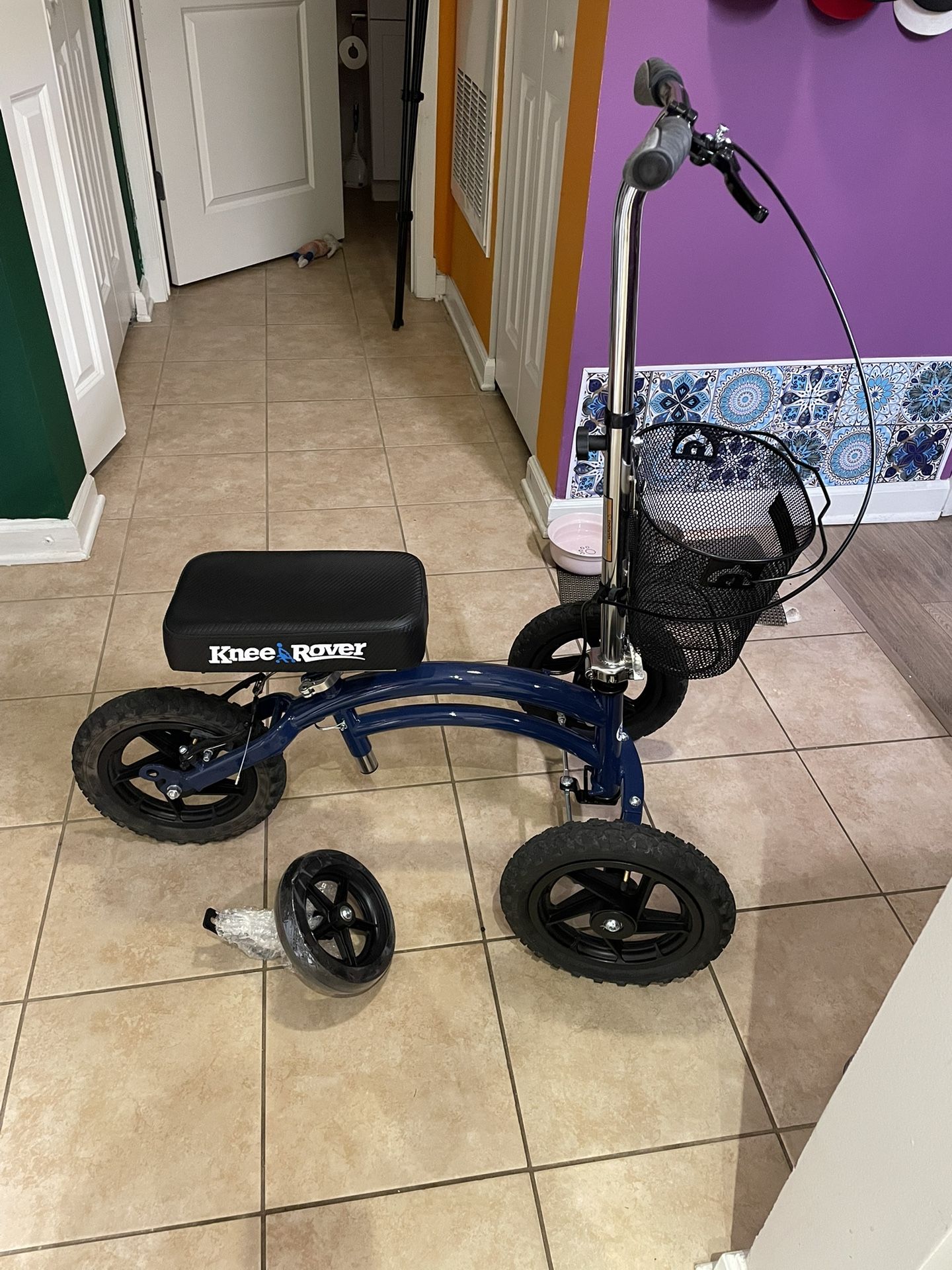 💙 All-Terrain Rolling Knee Scooter – Great Condition
