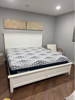 King Bed Set — Adjustable Base w/ Remote, Sleepy’s Hybrid Mattress, White Wood Frame