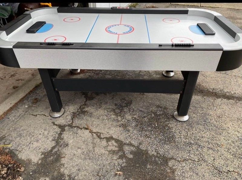 Air Hockey Table