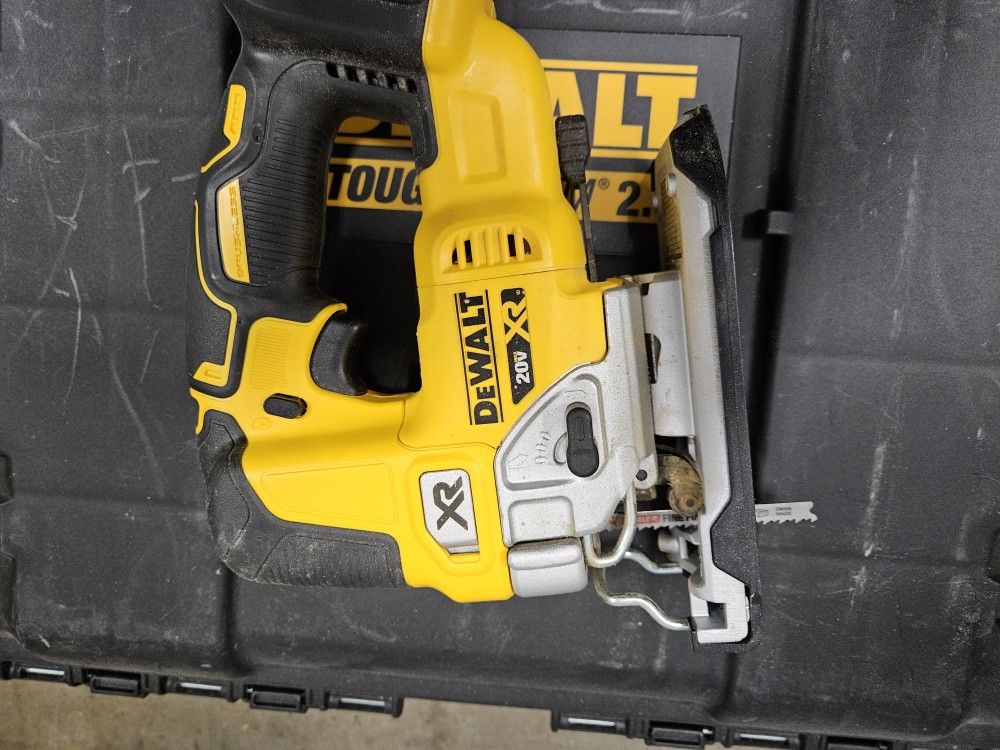 DEWALT 20V MAX XR Jigsaw, 3,200 Blade Speed, Cordless, Brushless Motor, LED Light, Bare Tool Only