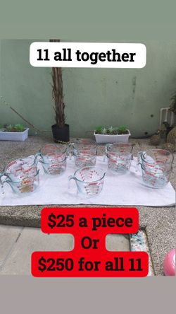 Pyrex 8 cup (64 Oz) measuring cup/bowl cups bowls