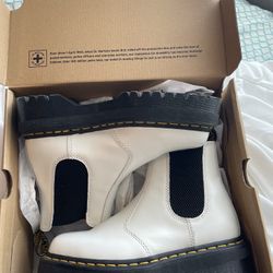 Dr marten Chelsea platform boots