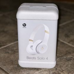  Beats Solo 4 - On Ear Wireless Headphones - Warm White - New Sealed