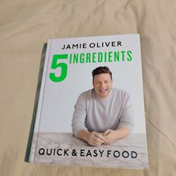 Jamie Oliver 5 Ingredients Quick & Easy Food • Over 300 Pages 