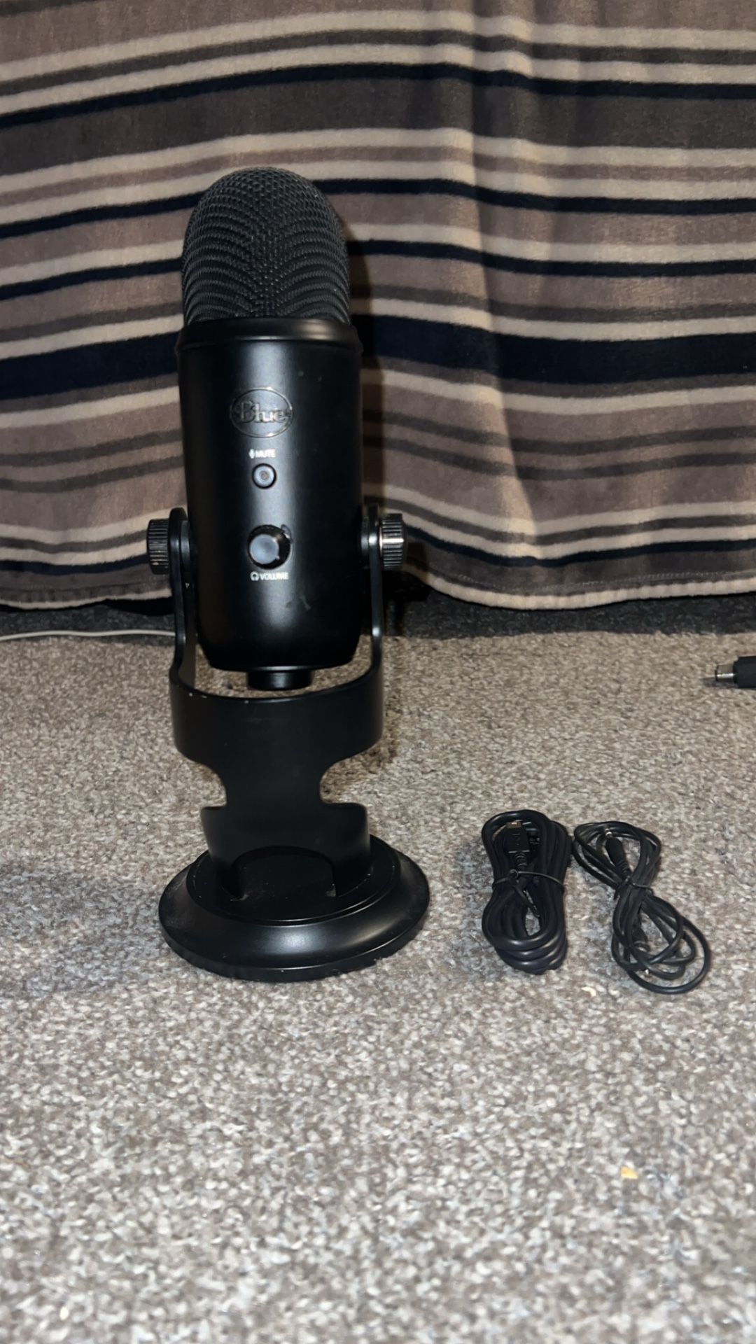 Blue Yeti Microphone (Black)