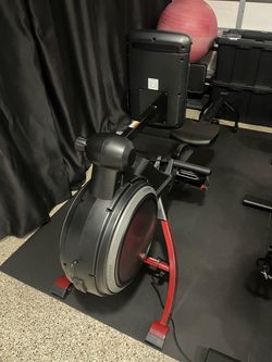 ProForm 750R; Rower with 5" Display, Built-In Tablet Holder and SpaceSaver Design