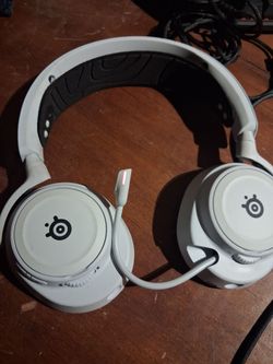 SteelSeries Arctis Nova 7 Headphones