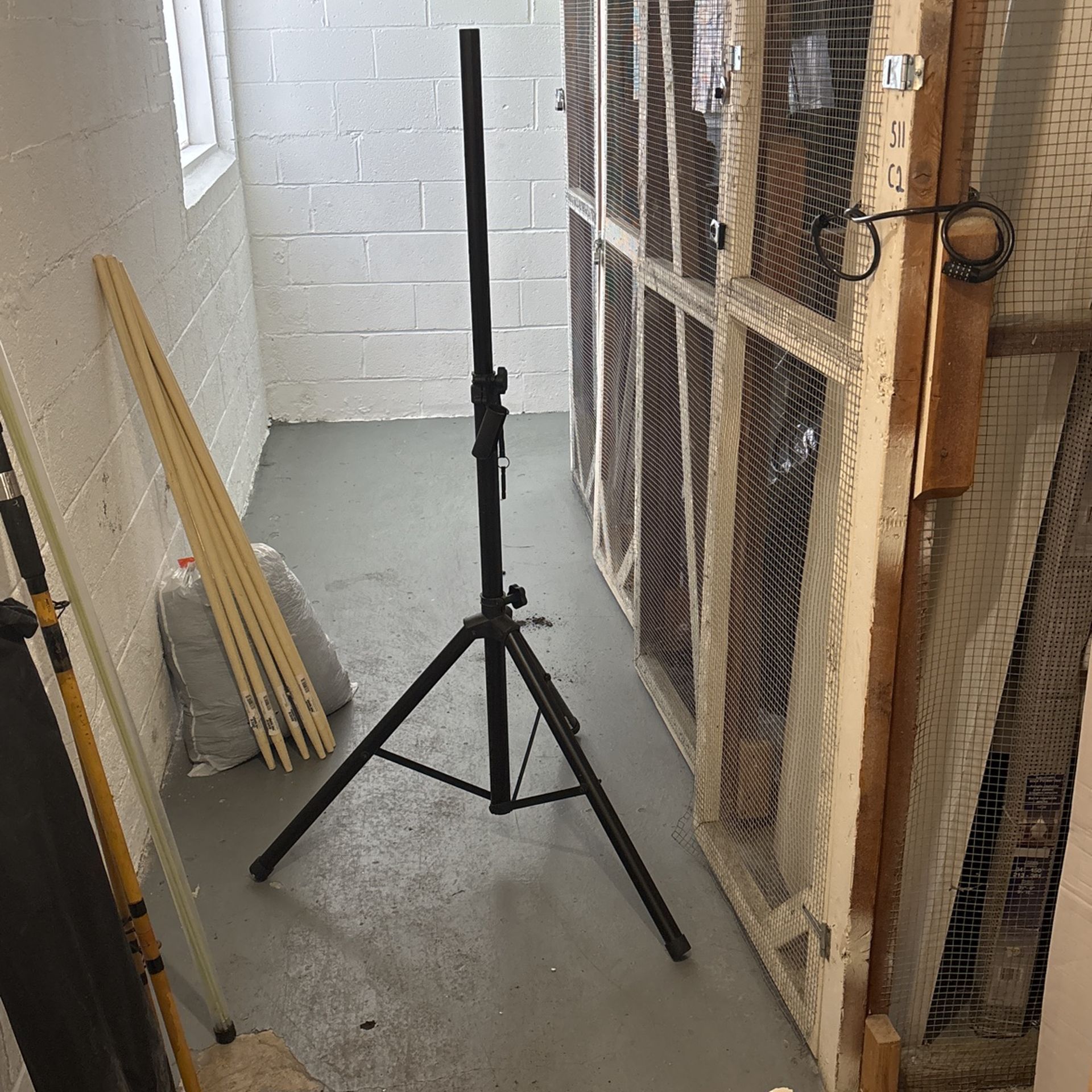 Two Speaker Stands With Carry Bag
