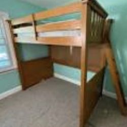 Bunk Beds w/attached ladder