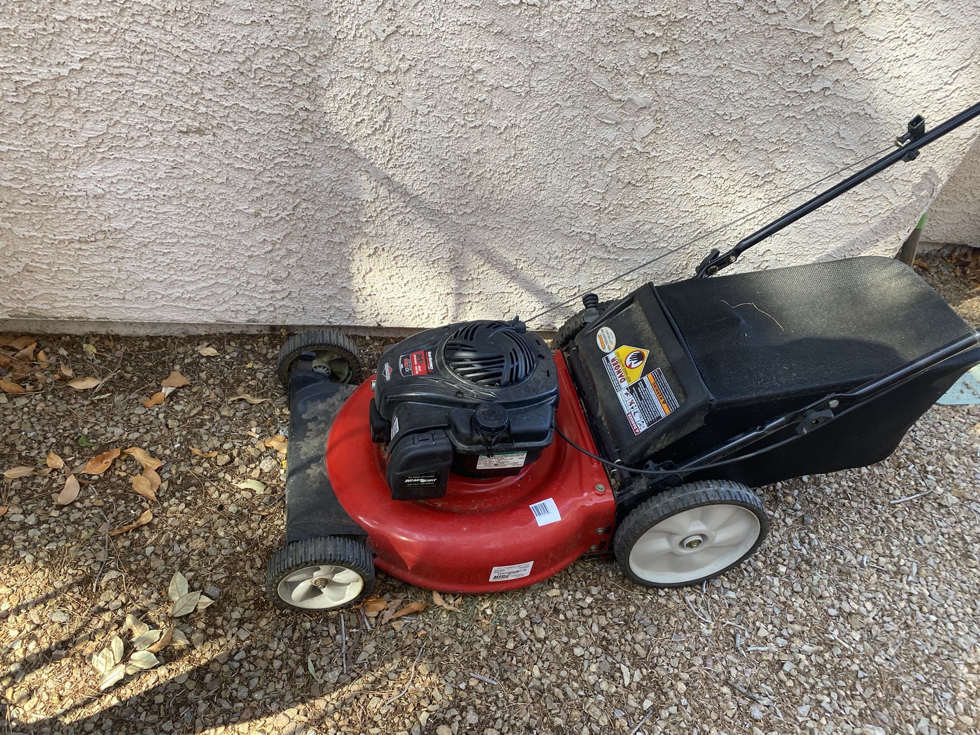 Yard Machines 21" Gas Push Lawn Mower Briggs Stratton 140cc OHV 500e