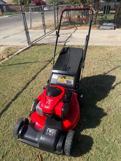 CRAFTSMAN M220 21-in Gas Self-propelled lawn mower with 150-cc Briggs and Stratton Engine