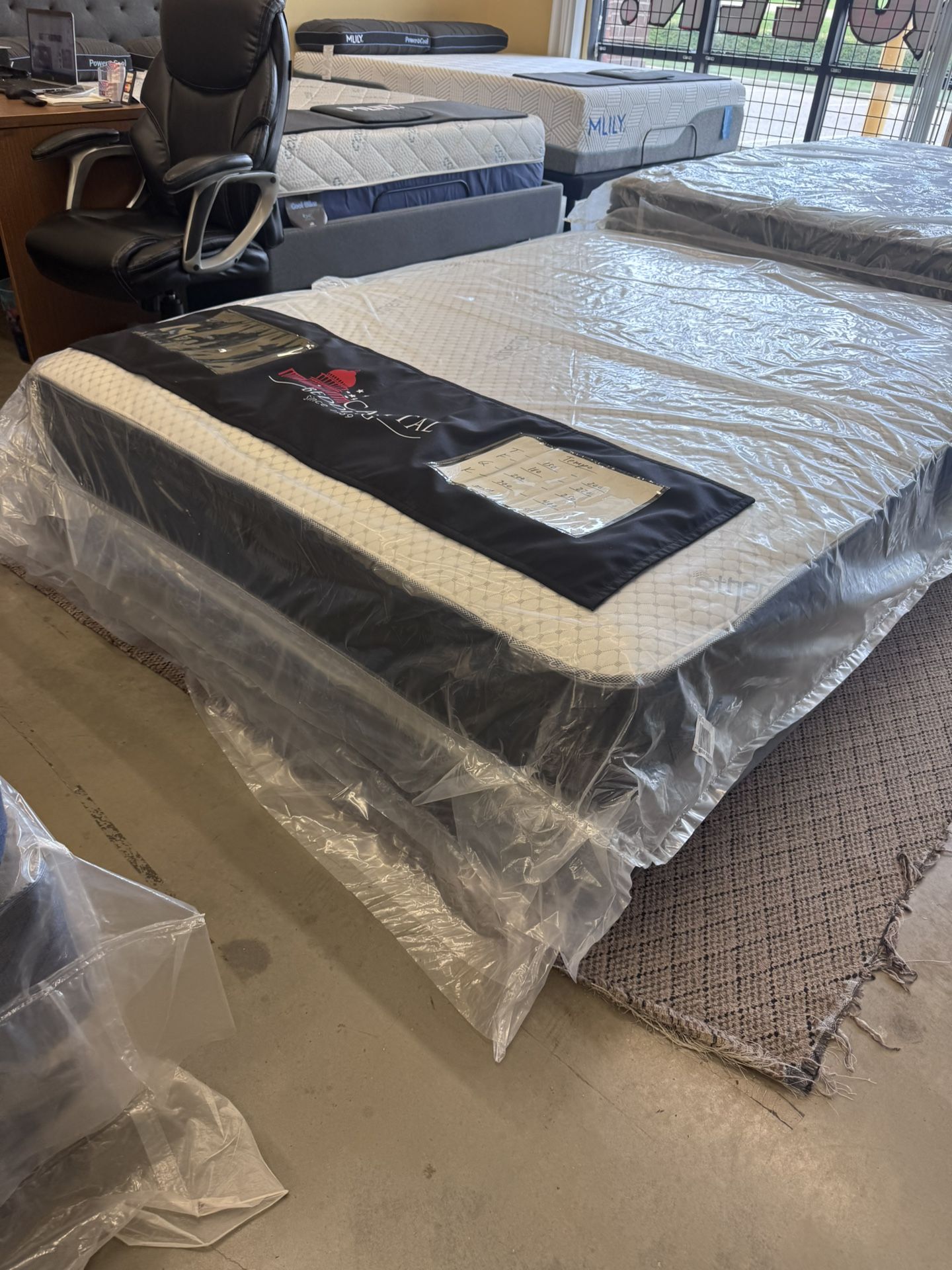 New Queen Mattress Set 