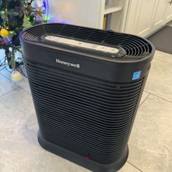 XL Honeywell HPA300 HEPA Air Purifier for Extra Large Rooms 