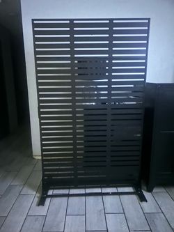 Metal privacy screen