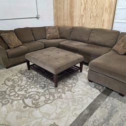 Stunning Wrap Around Sectional with Ottoman
Delivery options available!