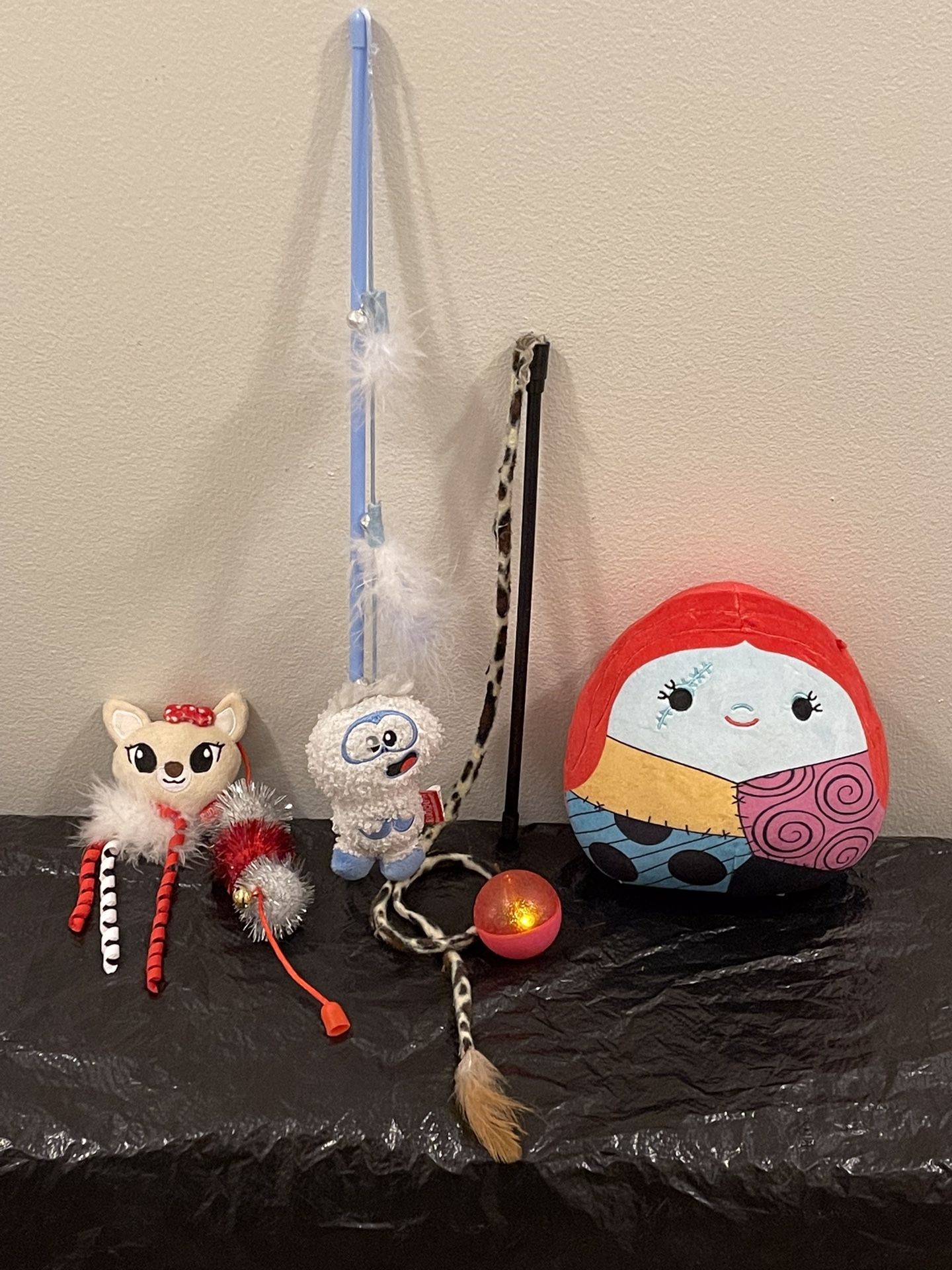 FIVE (5) CAT TOYS in SOFT BASKET - price includes all toys + basket & is firm as posted.