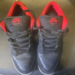 Nike SB Dunk Low Black Cement 