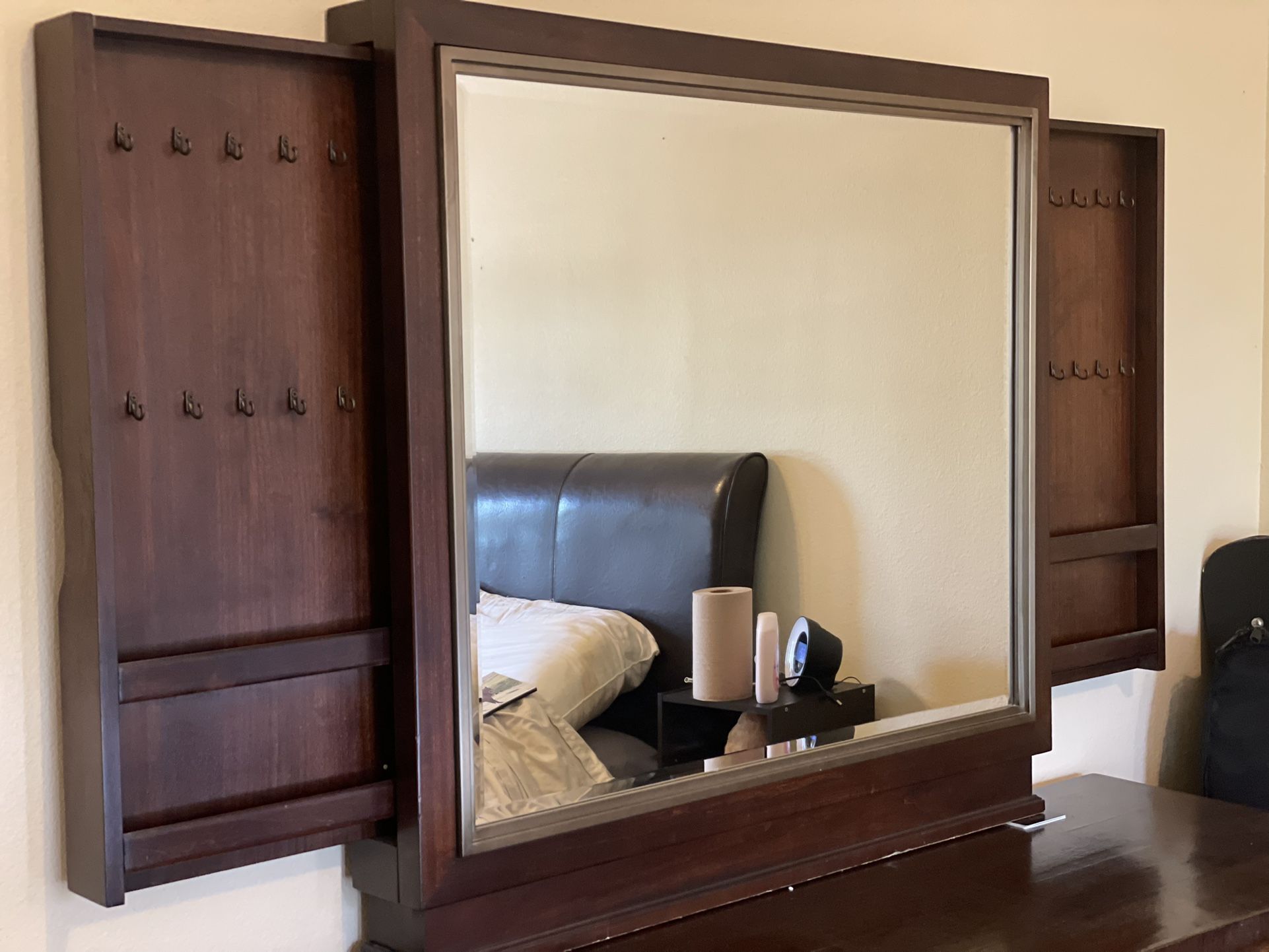 38*40 Mirror With hidden jewelry storage Cabinet