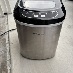 Magic Chef Portable Ice Maker, Electronic, Stainless Steel, Very Clean, Gently Used