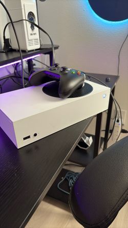 Xbox Series S Bundle