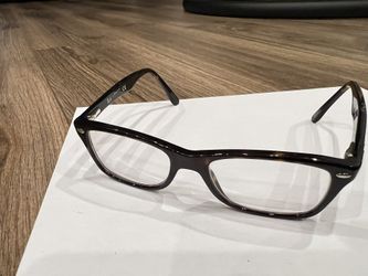 Ray Ban Eyes Sunglasses