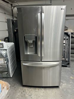 🔥 LG 28 Cu Ft French Door Refrigerator — Craft Ice — Like New🔥