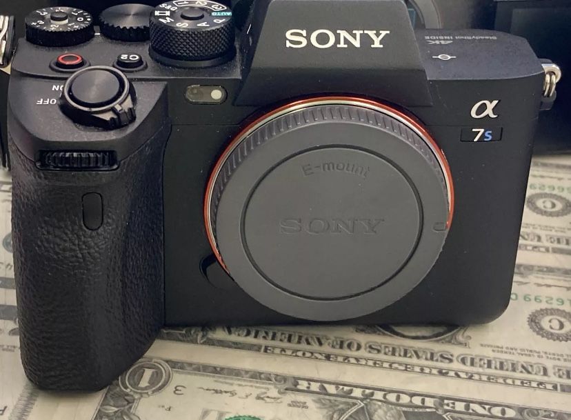 Sony Alpha a7S III 35mm Full Frame 12.1MP Mirrorless Camera
