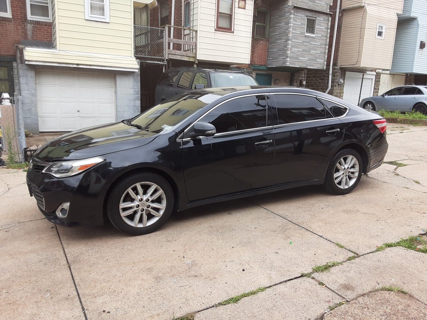 2013 TOYOTA AVALON XLS LOADED FLEET VEHICLE RECENTLY SERVICE TINTED ALL AROUND RUNS NEW