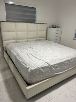 King size bed