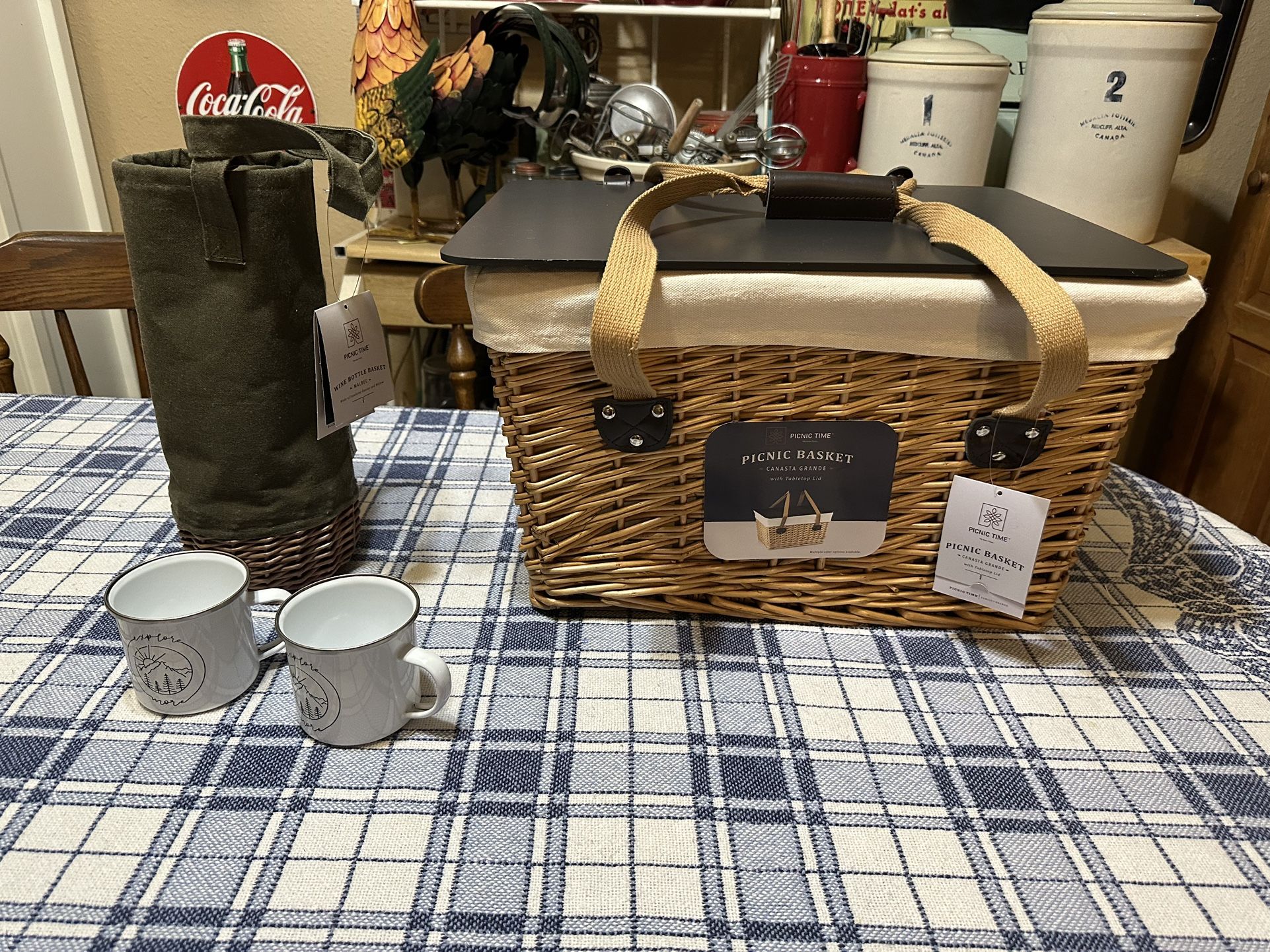 Picnic Time Large Picnic Basket 