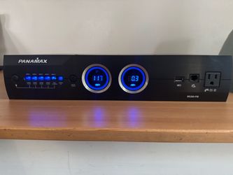 Panamax M5300-PM Power Management Conditioner