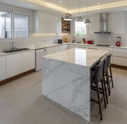 Custom Kitchen Cabinets