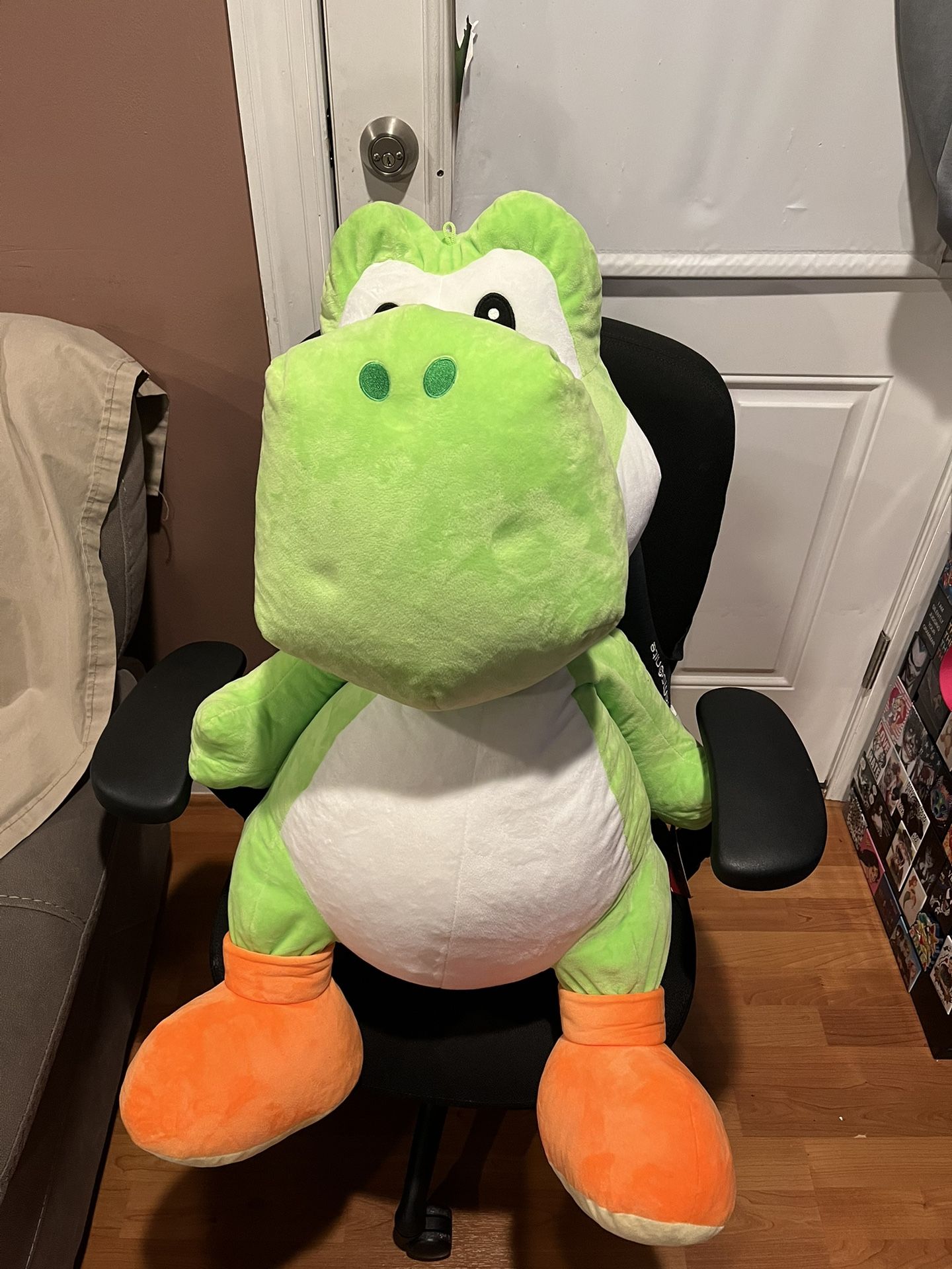 Giant 3ft Nintendo Yoshi Plushie NWT