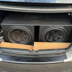TWO 15” MEMPHIS SUBS WITH AMP AND ALL CORDS