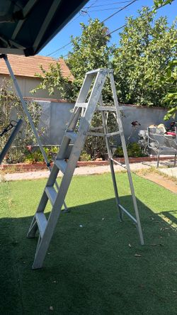 Escalera para pintores de aluminio