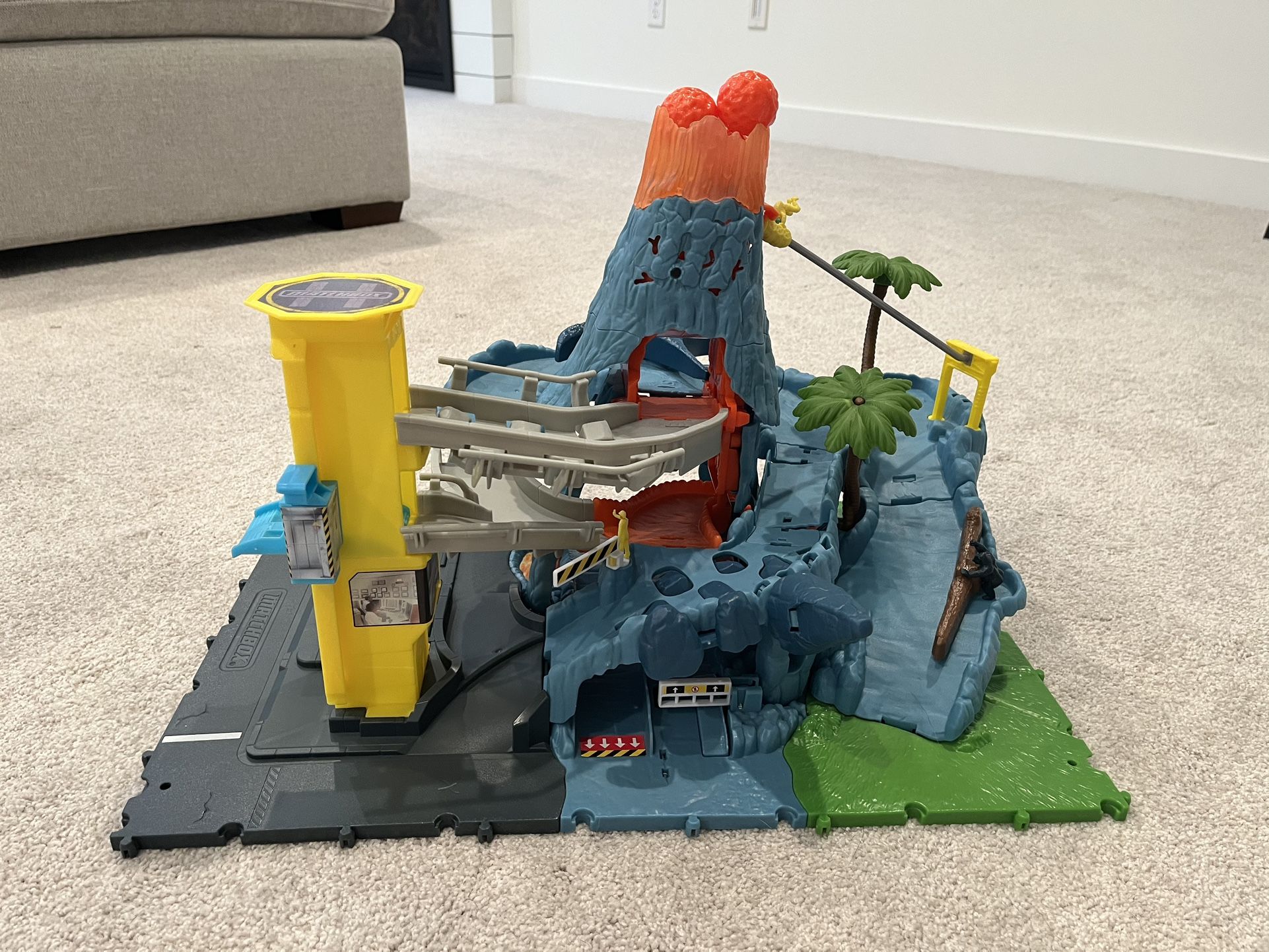 Matchbox Cars Playset, Action Drivers Volcano Escape