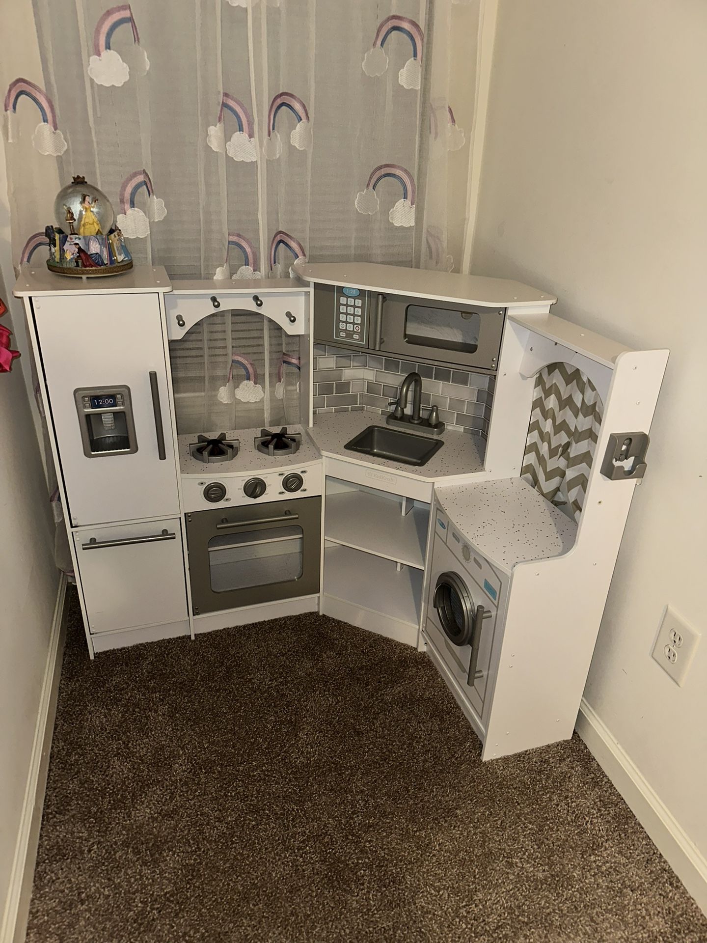 Kids kitchen set (play food is included if you want it)