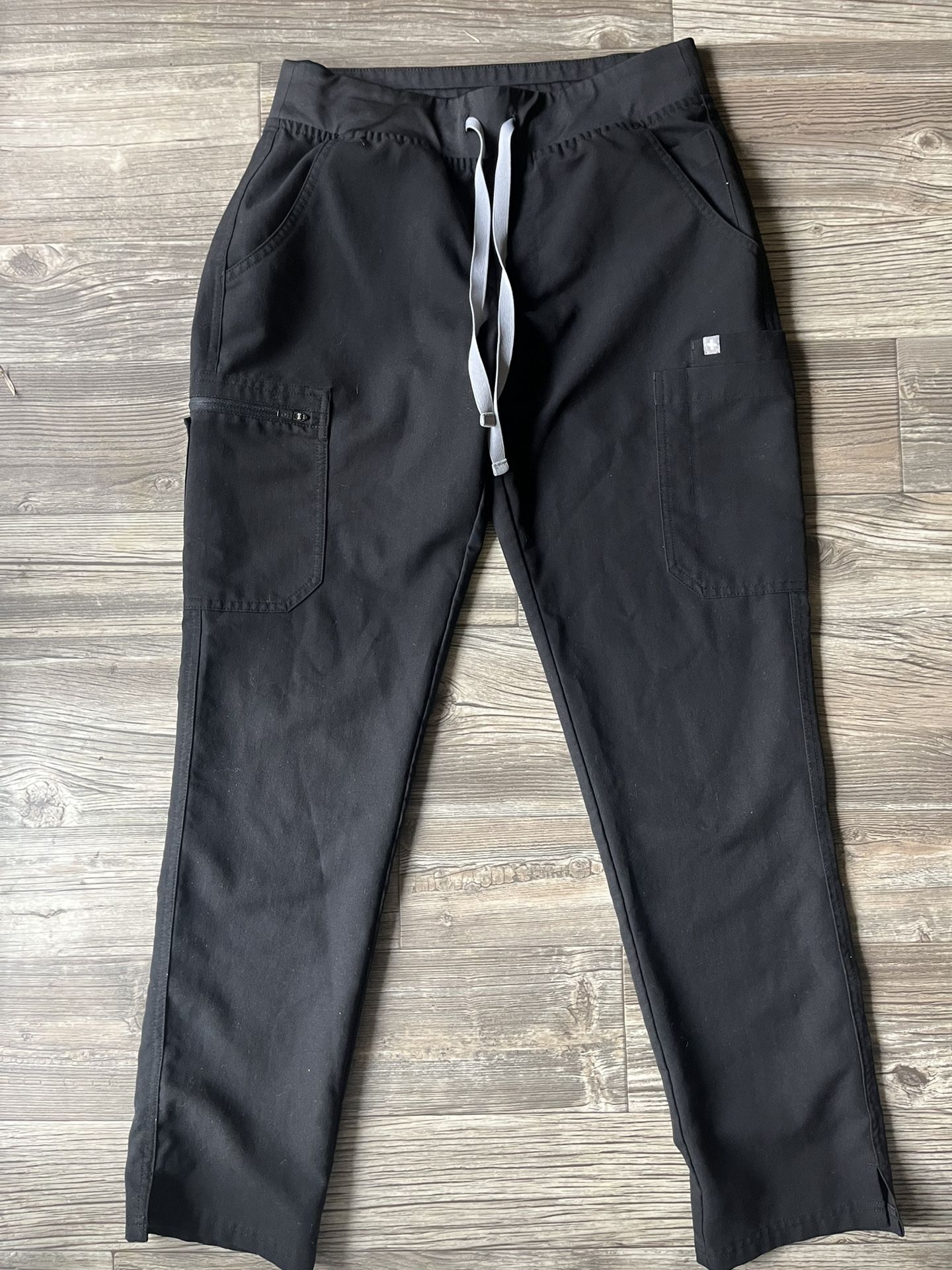 FIGS Black Technical Collection Size S