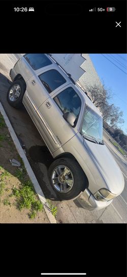 2004 gmc Yukons FOR PARTS