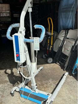 Electric handicap lift