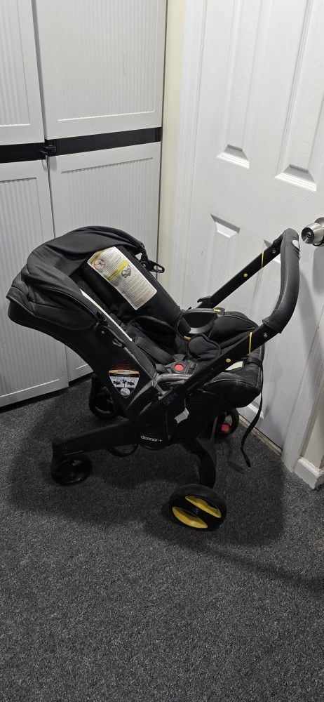 Doona Car Seat Stroller Midnight Edition 