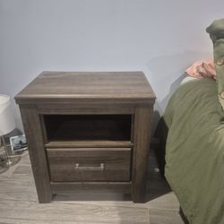 Nightstand 