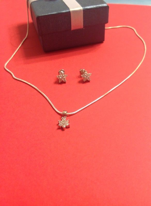 Snowflower necklace and earrings