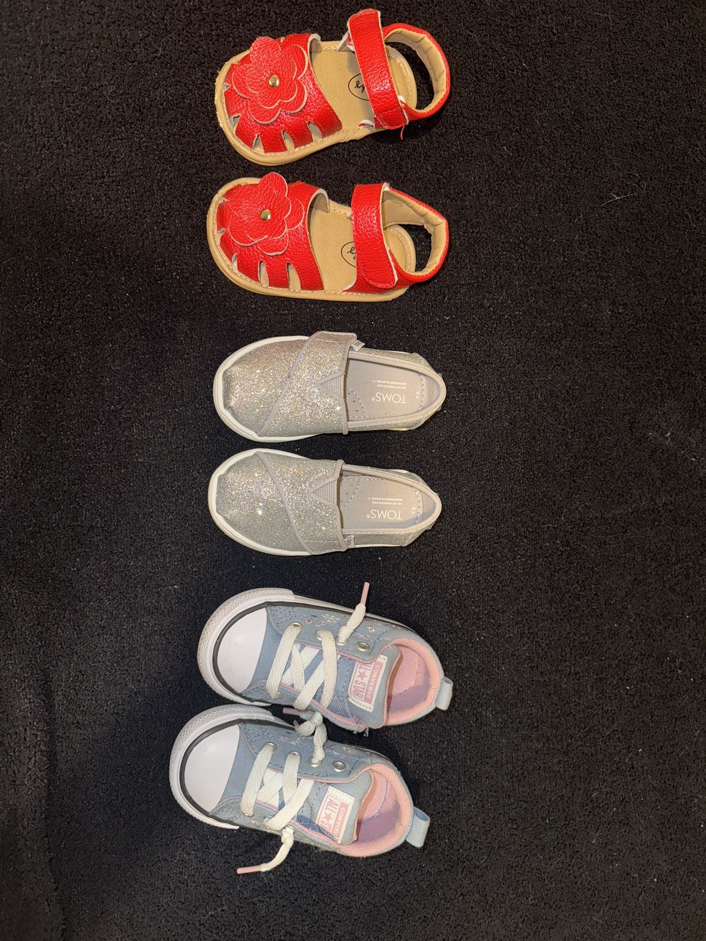 Toddler shoes 5C