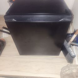 Hisense Mini Fridge